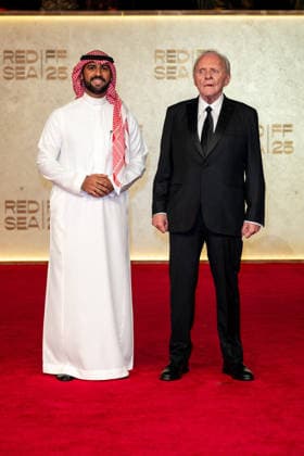 Anthony Hopkins Attend Closing of Red Sea Film Festival - Jeddah Sir Anthony Hopkins (right) is greeted by Faisal Baltyour, CEO of Red Sea Film Festival, as he arrives to attend the closing ceremony of the 5th edition of the Red Sea Film Festival in Jeddah, Saudi Arabia, on December 11th, 2025. Photo by Balkis Press ABACAPRESS.COM Jeddah Saudi Arabia  Copyright: xBalkisxPress ABACAx