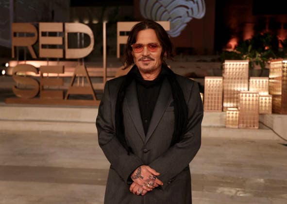 Johnny Depp and Celebs Attend Closing of Red Sea Film Festival - Jeddah Johnny Depp arrives to attend the closing ceremony of the 5th edition of the Red Sea Film Festival in Jeddah, Saudi Arabia, on December 11th, 2025. Photo by Balkis Press ABACAPRESS.COM Jeddah Saudi Arabia  Copyright: xBalkisxPress ABACAx