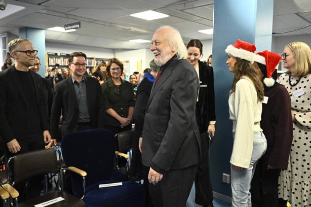 STOCKHOLM, SWEDEN 20251212 Nobel Laureate in Literature Laszlo Krasznahorkai visits Rinkeby Library to meet children who have read about his writing STOCKHOLM SWEDEN x10430x  Copyright: xChristinexOlsson TTx NOBEL 2025 RINKEBY yHES_ZX_pXk
