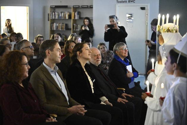 STOCKHOLM, SWEDEN 20251212 Nobel Laureate in Literature Laszlo Krasznahorkai and Mats Malm, Permanent Secretary of the Swedish Academy, visit Rinkeby Library to meet children who have read about his writing STOCKHOLM SWEDEN x10430x  Copyright: xChristinexOlsson TTx NOBEL 2025 RINKEBY Vu9hr2gU6Zk