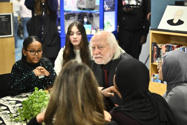 STOCKHOLM, SWEDEN 20251212 Nobel Laureate in Literature Laszlo Krasznahorkai visits Rinkeby Library to meet children who have read about his writing STOCKHOLM SWEDEN x10430x  Copyright: xChristinexOlsson TTx NOBEL 2025 RINKEBY 8LyPFpjACAw