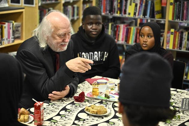 STOCKHOLM, SWEDEN 20251212 Nobel Laureate in Literature Laszlo Krasznahorkai visits Rinkeby Library to meet children who have read about his writing STOCKHOLM SWEDEN x10430x  Copyright: xChristinexOlsson TTx NOBEL 2025 RINKEBY DBys-j336cU