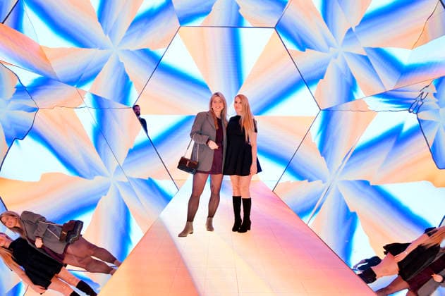 Inka Klee with guest at the exhibition opening Bubble Planet The adventure museum for all the senses in the Arena Berlin Berlin, 11 12 2025 Foto:xM.xBehrensx xFuturexImagex bubble_5293