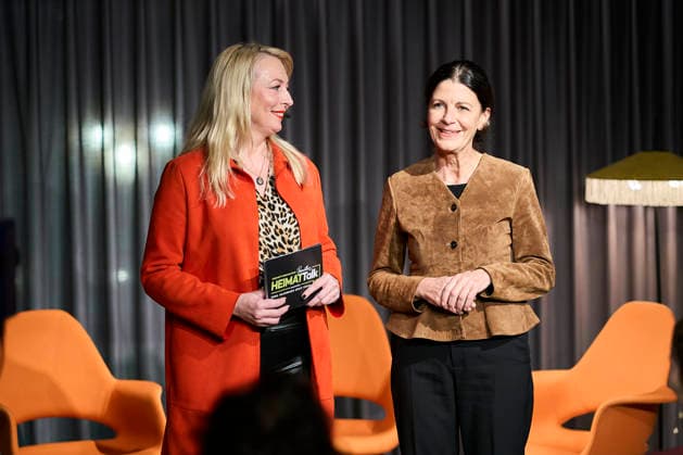 4 Peemöllers Home Talk Ilka Peemöller , Liane Scheinert on stage in the Talk 4 Peemöllers Home Talk at the DRIVE Volkswagen Group Forum in Berlin on 11 12 2025 Copyright: xEventpressxRadkex