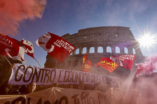 General strike in Rome against the government’s proposed budget law ROME, ITALY - DECEMBER 12: Protesters attend a demonstration on the occasion of the general strike called by Italian CGIL main union against the government’s proposed budget law in Rome, Italy, on December 12, 2025. Riccardo De Luca Anadolu Rome Italy. Editorial use only. Please get in touch for any other usage.  Copyright: x2025xAnadoluxRiccardoxDexLucax