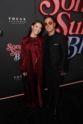 Red carpet of New York premiere of Song Sung Blue - Red Carpet Featuring: Nicole Brydon Bloom and Justin Theroux Where: New York, New York, United States When: 11 Dec 2025 Credit: Marion Curtis StarPix for Focus Features INSTARimages EDITORIAL USE ONLY. NOT FOR USE BY NEWSPAPERS BASED IN THE UK. Copyright: xx instar55334337