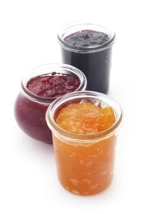 Food, Verschiedene Marmeladengläser, vor weißem Hintergrundem Grund Food, Various Jars Of Jams Isolated On White Copyright: imageBROKER MissesxJones ibxiqx15436508.jpg