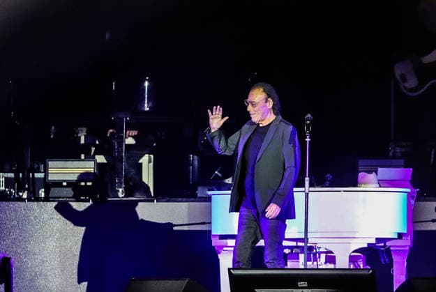 Music Concert - ANTONELLO VENDITTI The italian singer Antonello Venditti during the concert in Turin during ANTONELLO VENDITTI, Music Concert in TORINO, Italy, December 12 2025 TORINO INALPI ARENA Italy Copyright: xRenataxRoattinox xLiveMediax LPM_2192664