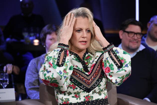 Barbara Schöneberger hosts the NDR Talk Show on 12 12 2025, photo session before the live broadcast on the 3 program of NDR television in the Hamburg Lokstedt television studio