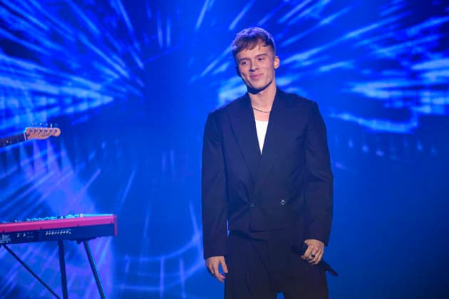 Singer Iggi Kelly at the Sternstunden Gala 2025 in the Frankenhalle in Nuremberg Nuremberg, 12 12 2025 Bavaria Germany Copyright: xDwixAnoraganingrumx