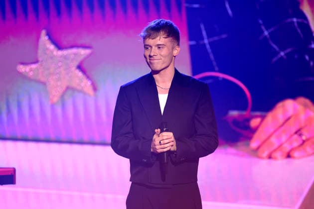 Singer Iggi Kelly at the Sternstunden Gala 2025 in the Frankenhalle in Nuremberg Nuremberg, 12 12 2025 Bavaria Germany Copyright: xDwixAnoraganingrumx