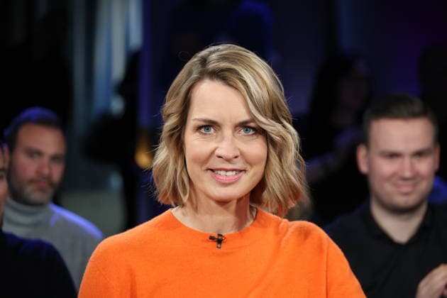 Jessy Wellmer, journalist and presenter, guest on the NDR Talk Show on 12 12 2025, photo session before the live broadcast on the 3 program of NDR television in the Hamburg Lokstedt television studio