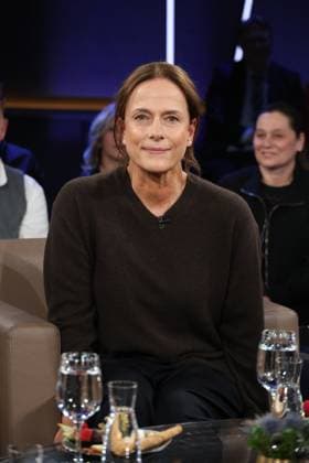 Claudia Michelsen, actress, guest on the NDR Talk Show on 12 12 2025, photo session before the live broadcast on the 3 program of NDR television in the Hamburg Lokstedt television studio