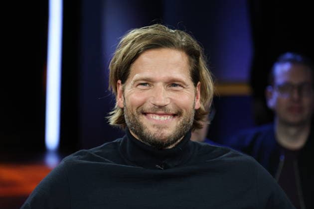 Sebastian Ströbel, actor, guest on the NDR Talk Show on 12 12 2025, photo session before the live broadcast on the 3 program of NDR television in the Hamburg Lokstedt television studio