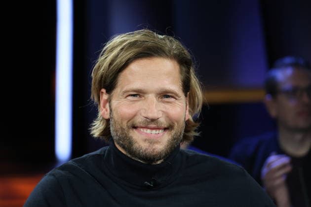 Sebastian Ströbel, actor, guest on the NDR Talk Show on 12 12 2025, photo session before the live broadcast on the 3 program of NDR television in the Hamburg Lokstedt television studio