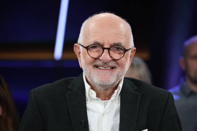 Prof Helmut Seitz, specialist in internal medicine and alcohol researcher, as a guest on the NDR Talk Show on 12 12 2025, photo session before the live broadcast on the 3 program of NDR television in the Hamburg Lokstedt television studio