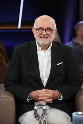 Prof Helmut Seitz, specialist in internal medicine and alcohol researcher, as a guest on the NDR Talk Show on 12 12 2025, photo session before the live broadcast on the 3 program of NDR television in the Hamburg Lokstedt television studio