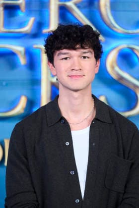 Percy Jackson and the Olympians’ Madrid Premiere - Spain Charlie Bushnell attends ‘Percy Jackson and the Olympians’ Premiere during a Fan Event at Calderon Theatre on December 13, 2025 in Madrid, Spain. Photo by ABACAPRESS.COM Madrid Madrid Spain  Copyright: xABACAx