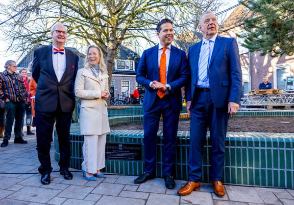 13-12-2025 Wassenaar Princess Margarita de Bourbon Parme with wethouder Laurens van Doeveren and board member Kees Kroon of Centrum Management Wassenaar at the opening of the renovated Wassenaar shopping center, De Langstraat, in her hometown Wassenaar. Â  Copyright: xPPEx