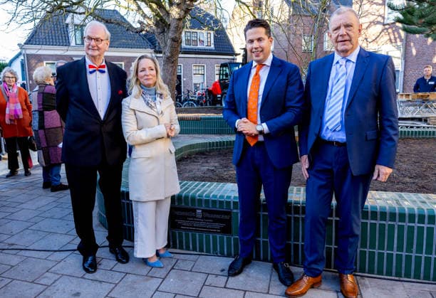 13-12-2025 Wassenaar Princess Margarita de Bourbon Parme with wethouder Laurens van Doeveren and board member Kees Kroon of Centrum Management Wassenaar at the opening of the renovated Wassenaar shopping center, De Langstraat, in her hometown Wassenaar. Â  Copyright: xPPEx