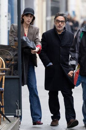 Charlotte Gainsbourg , Yvan Attal Inauguration de la passerelle Jane Birkin devant les 41 43 quai de Valmy à Paris le 13 décembre 2025 Cyril Moreau Bestimage Unveiling of the Jane Birkin footbridge in front of 41 43 Quai de Valmy in Paris on December 13, 2025 Paris France  Copyright: xCYRILxMOREAUx xBESTIMAGExCYRILxMOREAUx xBESTIMAGEx
