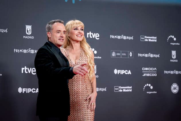 Red carpet of the 31st edition of the José María Forqué Awards Actor and screenwriter Daniel Guzmán and actress Cayetana Guillén Cuervo, pose on the red carpet of the 31st edition of the José María Forqué Awards, at the IFEMA Municipal Palace, on December 13, 2025, in Madrid Spain The José María Forqué Film Awards, known as Premios Forqué, were created in 1996 by the Entidad de Gestión de Derechos de los Productores Audiovisuales Egeda to honor the memory of José María Forqué, a leading figure in Spanish filmmaking and the first president of Egeda EGEDA created the award with the aim of disseminating the importance of the Spanish audiovisual industry and promoting the figure of the film producer 13 DECEMBER 2025 Madrid Madrid Espana  Copyright: xAlbertoxOrtegax 7168072