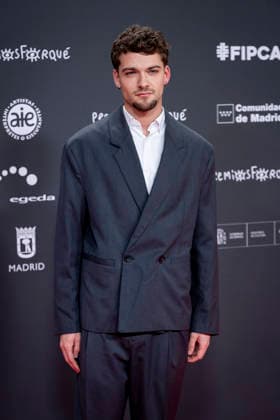 Red carpet of the 31st edition of the José María Forqué Awards Actor Jon Lucas poses on the red carpet of the 31st edition of the José María Forqué Awards, at the IFEMA Municipal Palace, on December 13, 2025, in Madrid Spain The José María Forqué Film Awards, known as Premios Forqué, were created in 1996 by the Entidad de Gestión de Derechos de los Productores Audiovisuales Egeda to honor the memory of José María Forqué, a figure in the Spanish film industry and the first president of Egeda EGEDA created the award with the aim of spreading the importance of the Spanish audiovisual industry and promoting the figure of the film producer 13 DECEMBER 2025 CINE AWARD ACTOR ACTRESS DIRECTOR FILM SERIES FORQUÉ POSED DRESSED Madrid Madrid Madrid S  Copyright: xAlbertoxOrtegax 7168144