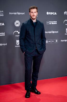 Red carpet of the 31st edition of the José María Forqué Awards Actor Manu Vegas poses on the red carpet of the 31st edition of the José María Forqué Awards, at the IFEMA Municipal Palace, on December 13, 2025, in Madrid Spain The José María Forqué Film Awards, known as Premios Forqué, were created in 1996 by the Entidad de Gestión de Derechos de los Productores Audiovisuales Egeda to honor the memory of José María Forqué, a leading figure in Spanish filmmaking and the first president of Egeda EGEDA created the award with the aim of disseminating the importance of the Spanish audiovisual industry and promoting the figure of the film producer 13 DECEMBER 2025 FORQUÉ PREMIOS ALFOMBRA ROJA PHOTOCALL MADRID IFEMA Madrid Madrid Madrid Espana  Copyright: xAlbertoxOrtegax 7168231
