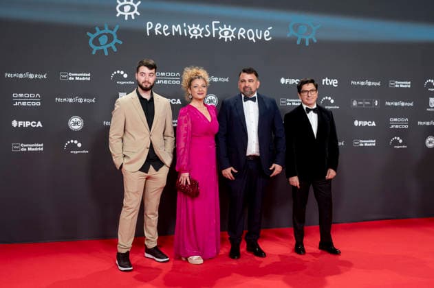 Red carpet of the 31st edition of the José María Forqué Awards The crew of the film Papeles pose on the red carpet of the 31st edition of the José María Forqué Awards, at the Palacio Municipal de IFEMA, on December 13, 2025, in Madrid Spain The José María Forqué Film Awards, known as Premios Forqué, were created in 1996 by the Entidad de Gestión de Derechos de los Productores Audiovisuales Egeda to honor the memory of José María Forqué, a leading figure in Spanish filmmaking and the first president of Egeda EGEDA created the award with the aim of disseminating the importance of the Spanish audiovisual industry and promoting the figure of the film producer 13 DECEMBER 2025 FORQUÉ PREMIOS ALFOMBRA ROJA PHOTOCALL MADRID IFEMA Madrid Madrid Ma  Copyright: xAlbertoxOrtegax 7168396