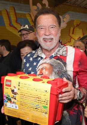 44th Annual Miracle on 1st Street Christmas Toy Giveaway at Hollenbeck Youth Center Featuring: Arnold Schwarzenegger Where: Los Angeles, California, United States When: 13 Dec 2025 Credit: Faye s Vision Cover Images EDITORIAL USE ONLY. NOT FOR USE BY NEWSPAPERS BASED IN THE UK. Copyright: xx coverimg55336709