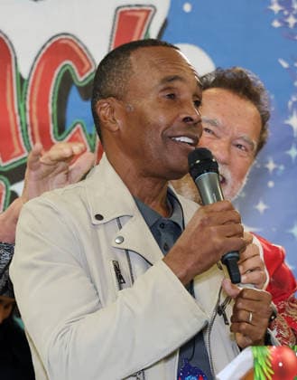 44th Annual Miracle on 1st Street Christmas Toy Giveaway at Hollenbeck Youth Center Featuring: Sugar Ray Leonard, Arnold Schwarzenegger Where: Los Angeles, California, United States When: 13 Dec 2025 Credit: Faye s Vision Cover Images EDITORIAL USE ONLY. NOT FOR USE BY NEWSPAPERS BASED IN THE UK. Copyright: xx coverimg55336726