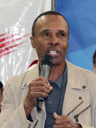 44th Annual Miracle on 1st Street Christmas Toy Giveaway at Hollenbeck Youth Center Featuring: Sugar Ray Leonard Where: Los Angeles, California, United States When: 13 Dec 2025 Credit: Faye s Vision Cover Images EDITORIAL USE ONLY. NOT FOR USE BY NEWSPAPERS BASED IN THE UK. Copyright: xx coverimg55336728