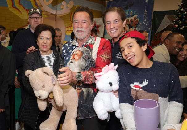 44th Annual Miracle on 1st Street Christmas Toy Giveaway at Hollenbeck Youth Center Featuring: Arnold Schwarzenegger, Family Member, District Attorney Nathan Hochman, Zacky Munoz Where: Los Angeles, California, United States When: 13 Dec 2025 Credit: Faye s Vision Cover Images EDITORIAL USE ONLY. NOT FOR USE BY NEWSPAPERS BASED IN THE UK. Copyright: xx coverimg55336731