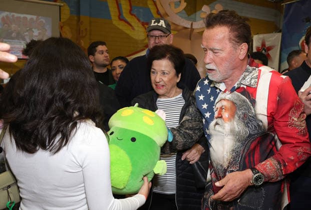 44th Annual Miracle on 1st Street Christmas Toy Giveaway at Hollenbeck Youth Center Featuring: Arnold Schwarzenegger, Family Member Where: Los Angeles, California, United States When: 13 Dec 2025 Credit: Faye s Vision Cover Images EDITORIAL USE ONLY. NOT FOR USE BY NEWSPAPERS BASED IN THE UK. Copyright: xx coverimg55336732