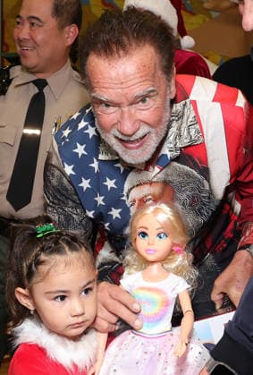44th Annual Miracle on 1st Street Christmas Toy Giveaway at Hollenbeck Youth Center Featuring: Arnold Schwarzenegger Where: Los Angeles, California, United States When: 13 Dec 2025 Credit: Faye s Vision Cover Images EDITORIAL USE ONLY. NOT FOR USE BY NEWSPAPERS BASED IN THE UK. Copyright: xx coverimg55336736