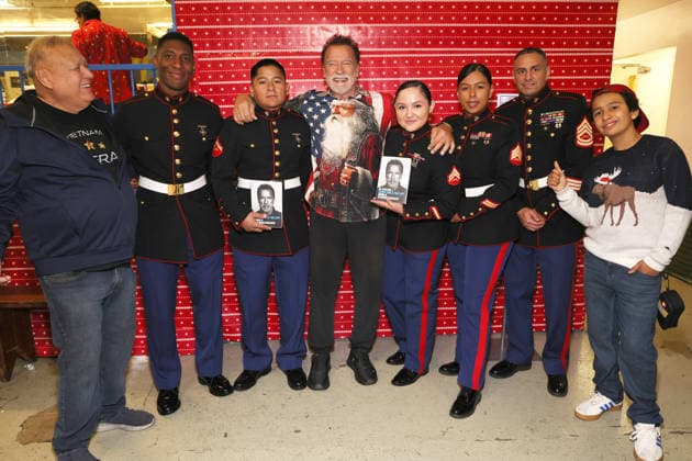 44th Annual Miracle on 1st Street Christmas Toy Giveaway at Hollenbeck Youth Center Featuring: Daniel Hernandez, Arnold Schwarzenegger, US Marines, Zacky Munoz Where: Los Angeles, California, United States When: 13 Dec 2025 Credit: Faye s Vision Cover Images EDITORIAL USE ONLY. NOT FOR USE BY NEWSPAPERS BASED IN THE UK. Copyright: xx coverimg55336750