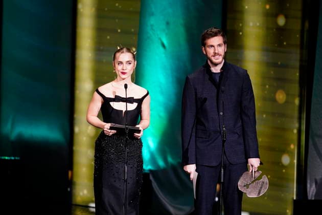 Gala of the 31st edition of the José María Forqué Awards Actors Clara Galle and Manu Vega present the award for Best Short Film during the gala of the 31st edition of the José María Forqué Awards, at the Palacio Municipal de IFEMA, on December 13, 2025, in Madrid Spain The José María Forqué Film Awards, known as Premios Forqué, were created in 1996 by the Entidad de Gestión de Derechos de los Productores Audiovisuales Egeda to honor the memory of José María Forqué, a leading figure in Spanish filmmaking and the first president of Egeda EGEDA created the award with the aim of disseminating the importance of the Spanish audiovisual industry and promoting the figure of the film producer 13 DECEMBER 2025 GALA PREMIOS FORQUÉ FORQUÉ PREMIOS 31 E  Copyright: xA.xPÃ rezxMecax 7168613