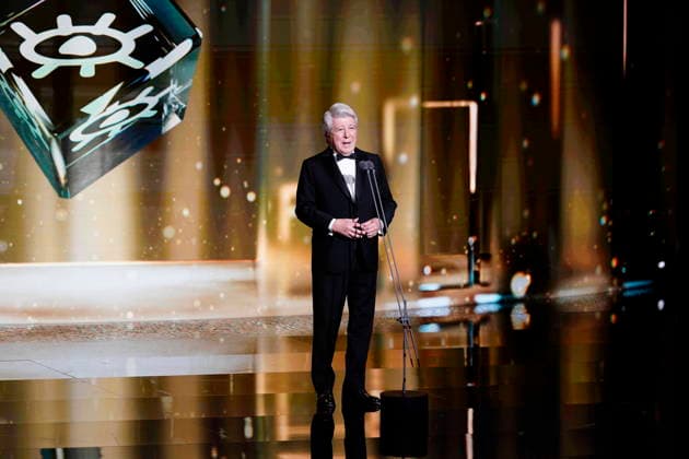 The president of EGEDA, Enrique Cerezo, presents the Gold Medal during the gala of the 31st edition of the José María Forqué Awards, at the Palacio Municipal de IFEMA, on December 13, 2025, in Madrid Spain The José María Forqué Film Awards, known as the Forqué Awards, were created in 1996 by the Audiovisual Producers Rights Management Entity Egeda Egeda to honor the memory of José María Forqué, a figure in Spanish filmmaking and the first president of Egeda EGEDA EGEDA EGEDA was created in 1996 by Egeda EGEDA to honor the memory of José María Forqué, a figure in Spanish filmmaking and the first president of Egeda EGEDA, were created in 1996 by the Entidad de Gestión de Derechos de los Productores Audiovisuales Egeda to honor the memory of Copyright: xA.xPÃ rezxMecax 7168727