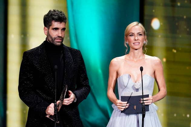 Gala of the 31st edition of the José María Forqué Awards Actors Tamar Novas and Kira Miró present an award during the gala of the 31st edition of the José María Forqué Awards, at the Palacio Municipal de IFEMA, on December 13, 2025, in Madrid Spain The José María Forqué Film Awards, known as the Forqué Awards, were created in 1996 by Egeda EGEDA to honor the memory of José María Forqué, a figure in Spanish cinema and the first president of Egeda EGEDA EGEDA, were created in 1996 by the Entidad de Gestión de Derechos de los Productores Audiovisuales Egeda to honor the memory of José María Forqué, a leading figure in Spanish filmmaking and the first president of Egeda EGEDA created the award with the aim of disseminating the importance of th  Copyright: xA.xPÃ rezxMecax 7168771