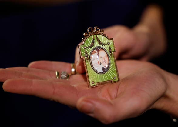 Beloved Hollywood memorabilia, exquisite fabergé and personal objects, fine and decorative art are on display at a preview of Swinging on a Star: The Private Collection of Kathryn and Bing Crosby at Sotheby s in New York City on Saturday, December 13, 2025. The legendary Hollywood couple whose legacy is synonymous with the holiday season contains items drawn from Kathryn and Bing s private collection.  NYP20251213140 JOHNxANGELILLO