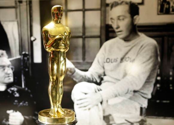 An Academy Awards Oscar along with beloved Hollywood memorabilia, exquisite fabergé and personal objects, fine and decorative art are on display at a preview of Swinging on a Star: The Private Collection of Kathryn and Bing Crosby at Sotheby s in New York City on Saturday, December 13, 2025. The legendary Hollywood couple whose legacy is synonymous with the holiday season contains items drawn from Kathryn and Bing s private collection.  NYP20251213144 JOHNxANGELILLO