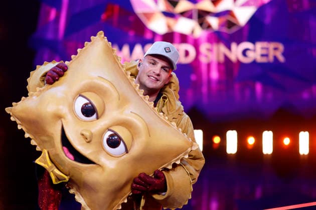 Singer Pietro Lombardi takes second place as the character Rave Ioli in the ProSieben show The Masked Singer at the MMC Studios in Ossendorf Cologne, 13 12 2025 NRW Germany Copyright: xChristophxHardtx