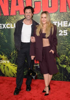 Anaconda Premiere - Los Angeles, USA LOS ANGELES, USA. December 13, 2025: Maksim Chmerkovskiy & Peta Murgatroyd at the premiere of Anaconda at the United Theatre. Los Angeles CA USA  Copyright: xPaulxSmith Featureflashx