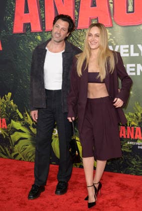 Anaconda Premiere - Los Angeles, USA LOS ANGELES, USA. December 13, 2025: Maksim Chmerkovskiy & Peta Murgatroyd at the premiere of Anaconda at the United Theatre. Los Angeles CA USA  Copyright: xPaulxSmith Featureflashx