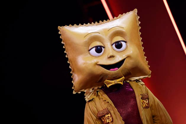 Singer Pietro Lombardi takes second place as the character Rave Ioli in the ProSieben show The Masked Singer at the MMC Studios in Ossendorf Cologne, 13 12 2025 NRW Germany Copyright: xChristophxHardtx