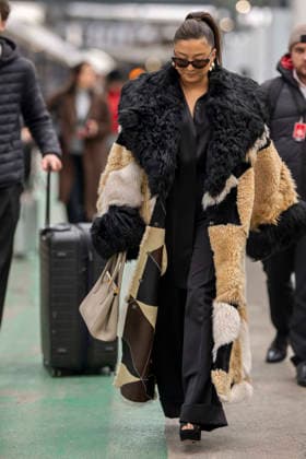 Emily in Paris cast - Paris Ashley Park arrives at Gare d’Austerlitz by the Orient Express in Paris, on December 14, 2025. Photo by Eliot Blondet ABACAPRES.COM Paris France France  Copyright: xBlondetxEliot ABACAx