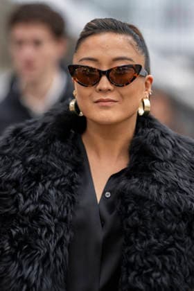 Emily in Paris cast - Paris Ashley Park arrives at Gare d’Austerlitz by the Orient Express in Paris, on December 14, 2025. Photo by Eliot Blondet ABACAPRES.COM Paris France France  Copyright: xBlondetxEliot ABACAx
