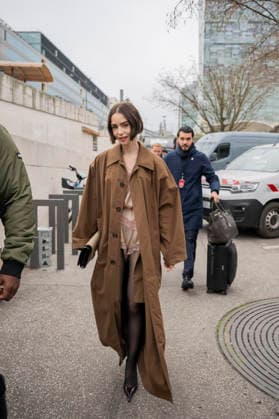 Emily in Paris cast - Paris Lily Collins arrives at Gare d’Austerlitz by the Orient Express in Paris, on December 14, 2025. Photo by Eliot Blondet ABACAPRES.COM Paris France France  Copyright: xBlondetxEliot ABACAx