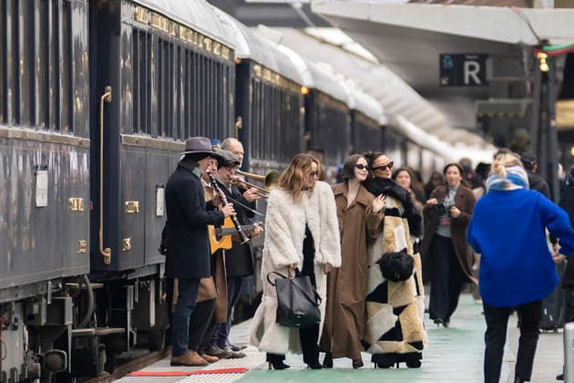 Emily in Paris cast - Paris Philippine Leroy Beaulieu, Lily Collins and Ashley Park arrive at Gare d’Austerlitz by the Orient Express in Paris, on December 14, 2025. Photo by Eliot Blondet ABACAPRES.COM Paris France France  Copyright: xBlondetxEliot ABACAx