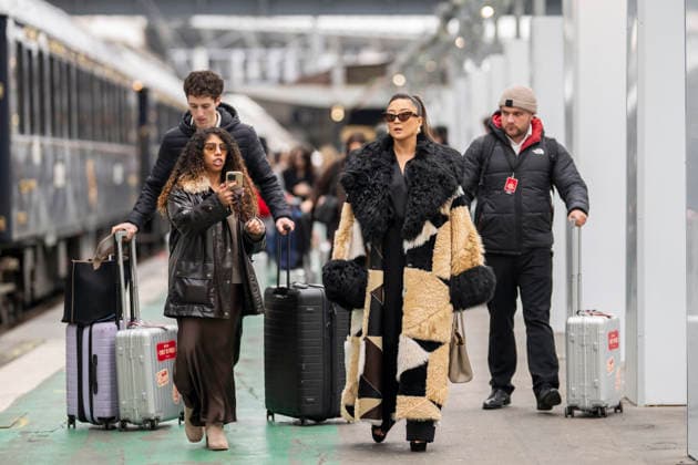 Emily in Paris cast - Paris Ashley Park arrives at Gare d’Austerlitz by the Orient Express in Paris, on December 14, 2025. Photo by Eliot Blondet ABACAPRES.COM Paris France France  Copyright: xBlondetxEliot ABACAx